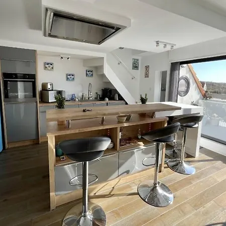 Daire Duplex Avec Jacuzzi Vue Imprenable Sur La Baie De *